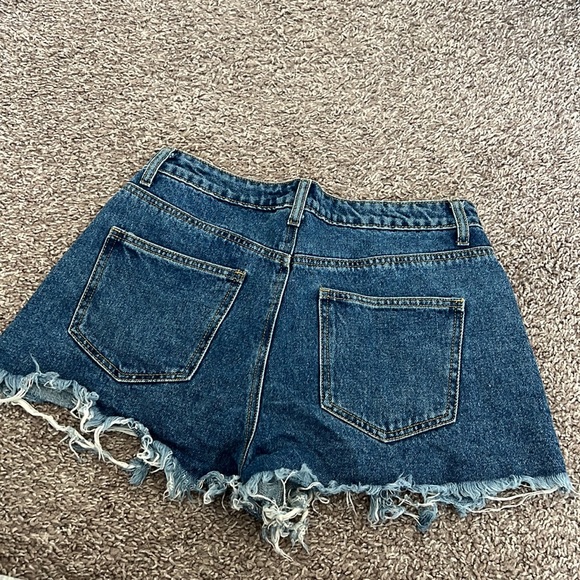 Forever 21 denim shorts - Picture 2 of 3